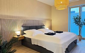 Lightplace • Design • Boxspring • Balkon • 2 Smart Tv •Innenstadt
